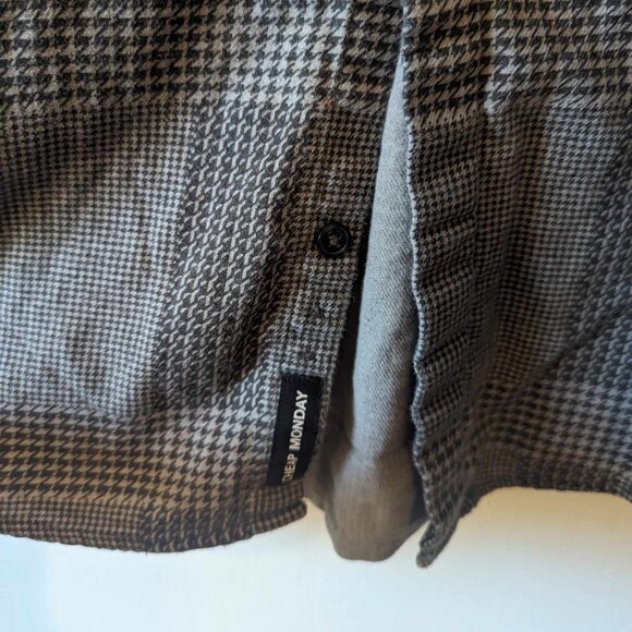 CHEAP MONDAY - Long check shirt - Sz L - Picture 5 of 6